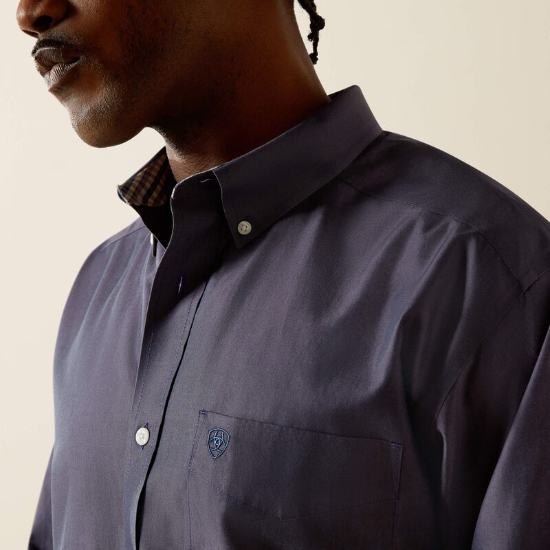 Ariat® Men's Wrinkle Free Solid Pinpoint Oxford Classic Fit Shirt 10062527