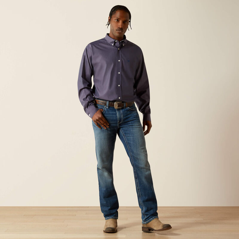 Ariat® Men's Wrinkle Free Solid Pinpoint Oxford Classic Fit Shirt 10062527