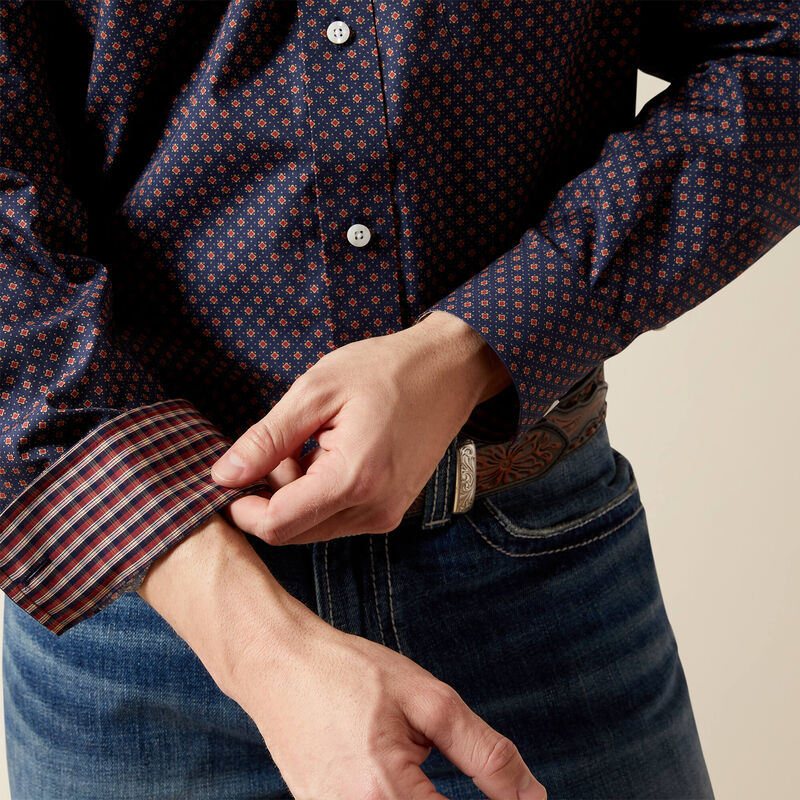 Ariat® Men's Wrinkle Free Briggs Classic Fit Shirt 10065808