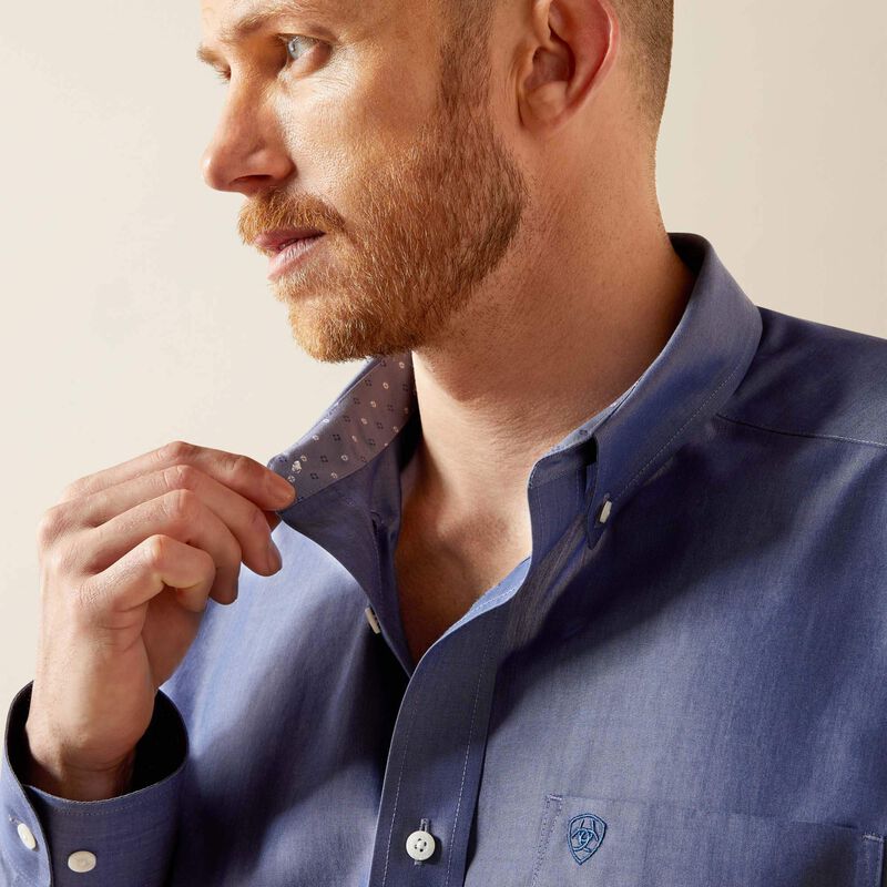 Ariat® Men's Wrinkle Free Solid Pinpoint Oxford Classic Fit Shirt 10065842