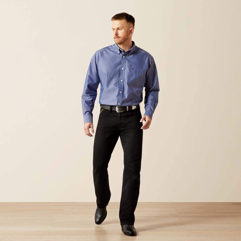 Ariat® Men's Wrinkle Free Solid Pinpoint Oxford Classic Fit Shirt 10065842