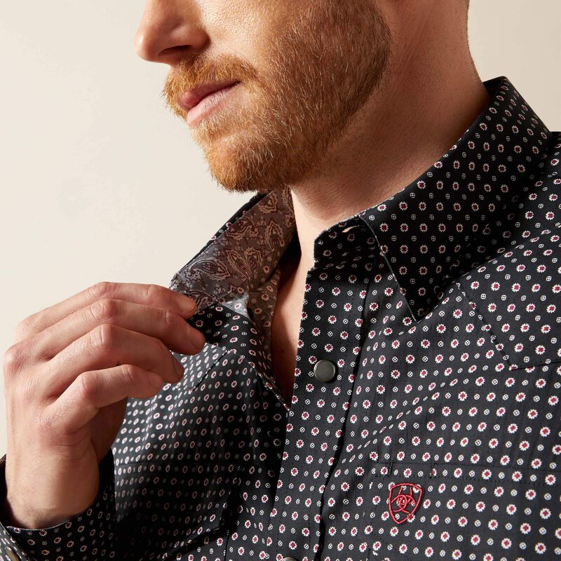 Ariat® Men's Wrinkle Free Johnson Fitted Shirt 10065970