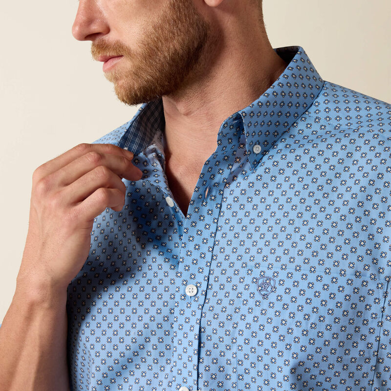 Ariat® Men's Wrinkle Free Cash Classic Fit Shirt 10071740