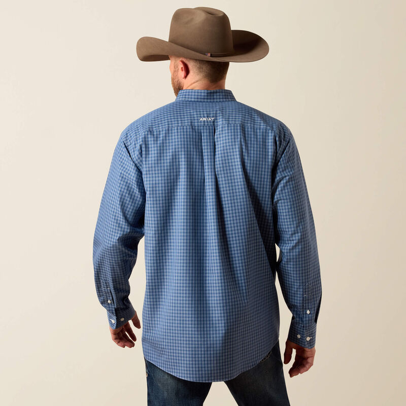 Ariat® Men's Wrinkle Free Canyon Classic Fit Shirt 10071746