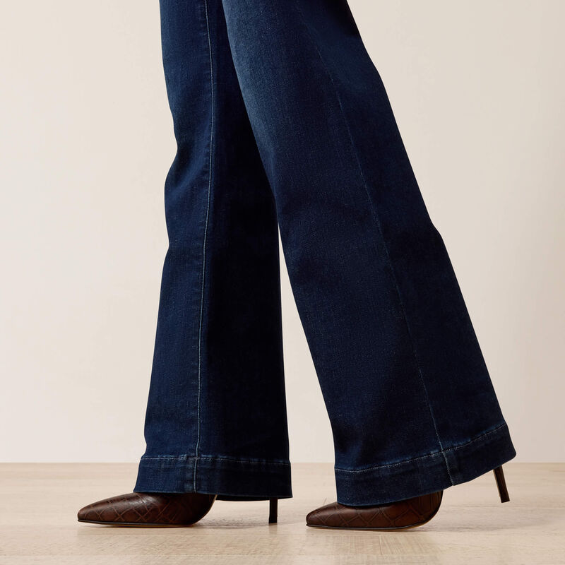 Ariat® Women's Perfect Rise Revel Vilma Ultrastretch Trouser Jeans 10079195