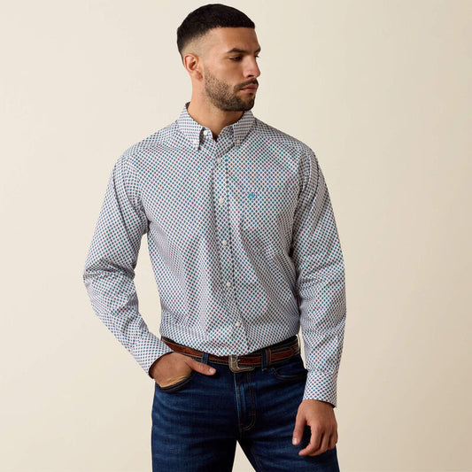 Ariat® Men's Perez Classic Fit Snap Shirt 10079422