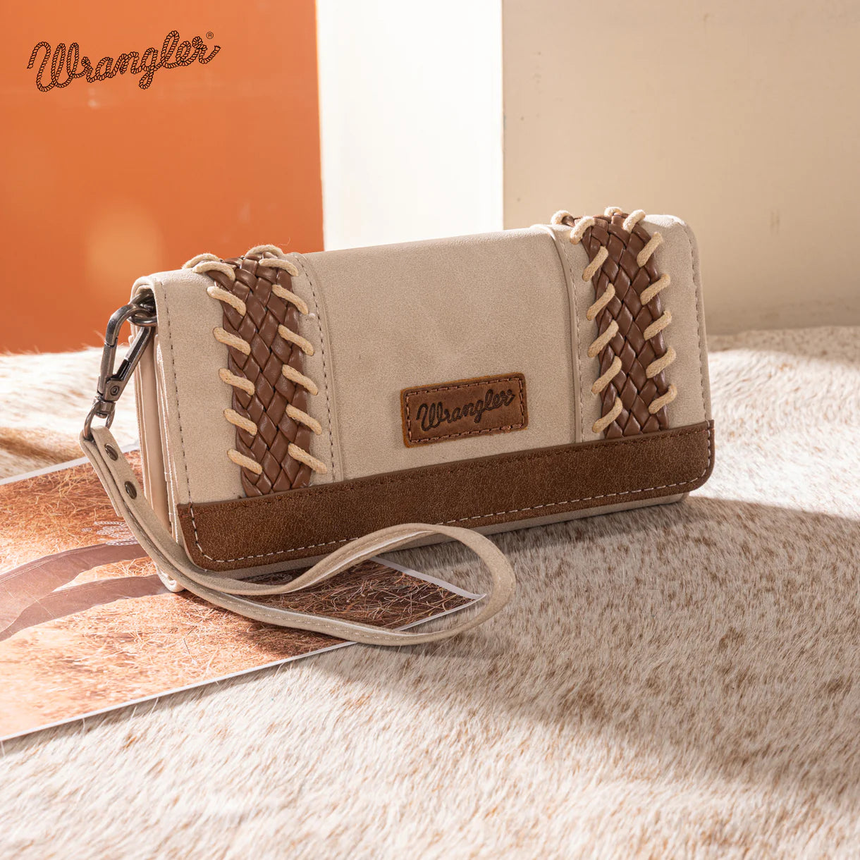 Wrangler® Southwestern Print Wallet/Wristlet/Crossbody WG217-C018BR