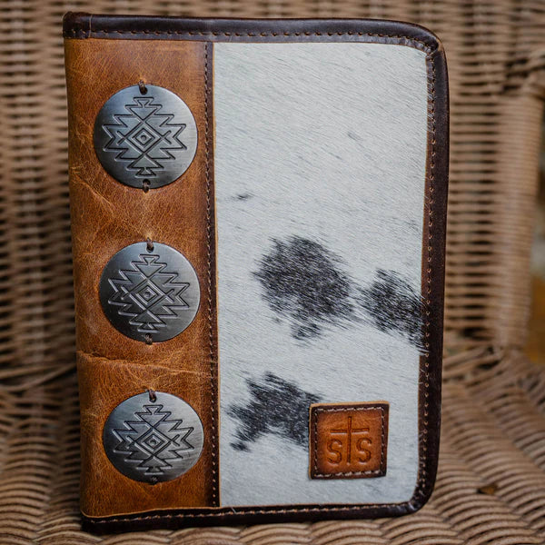 STS Ranchwear® Vaquero Concho Magnet Cowhide Wallet STS34154