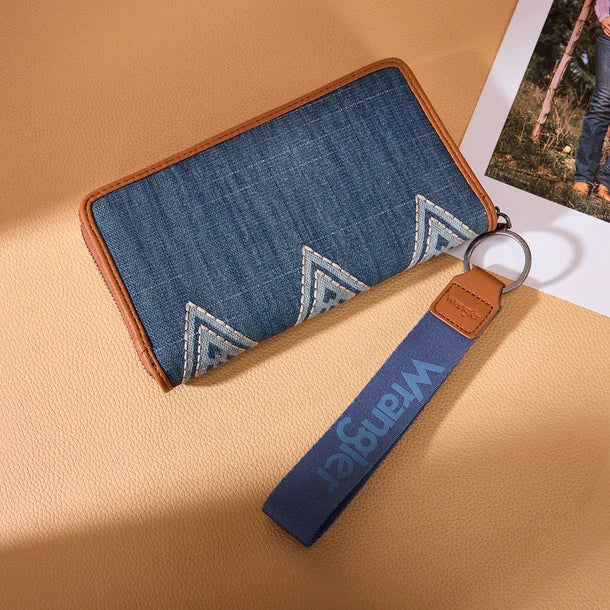 Wrangler® Aztec Studded Wallet/Wristlet WG435-W006JN